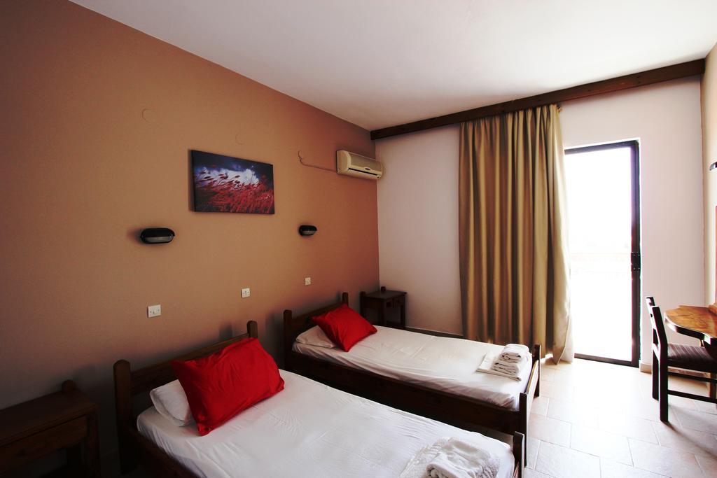 Platon Aparthotel *