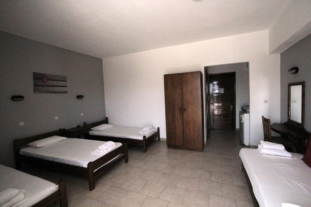 Aparthotel Platon *